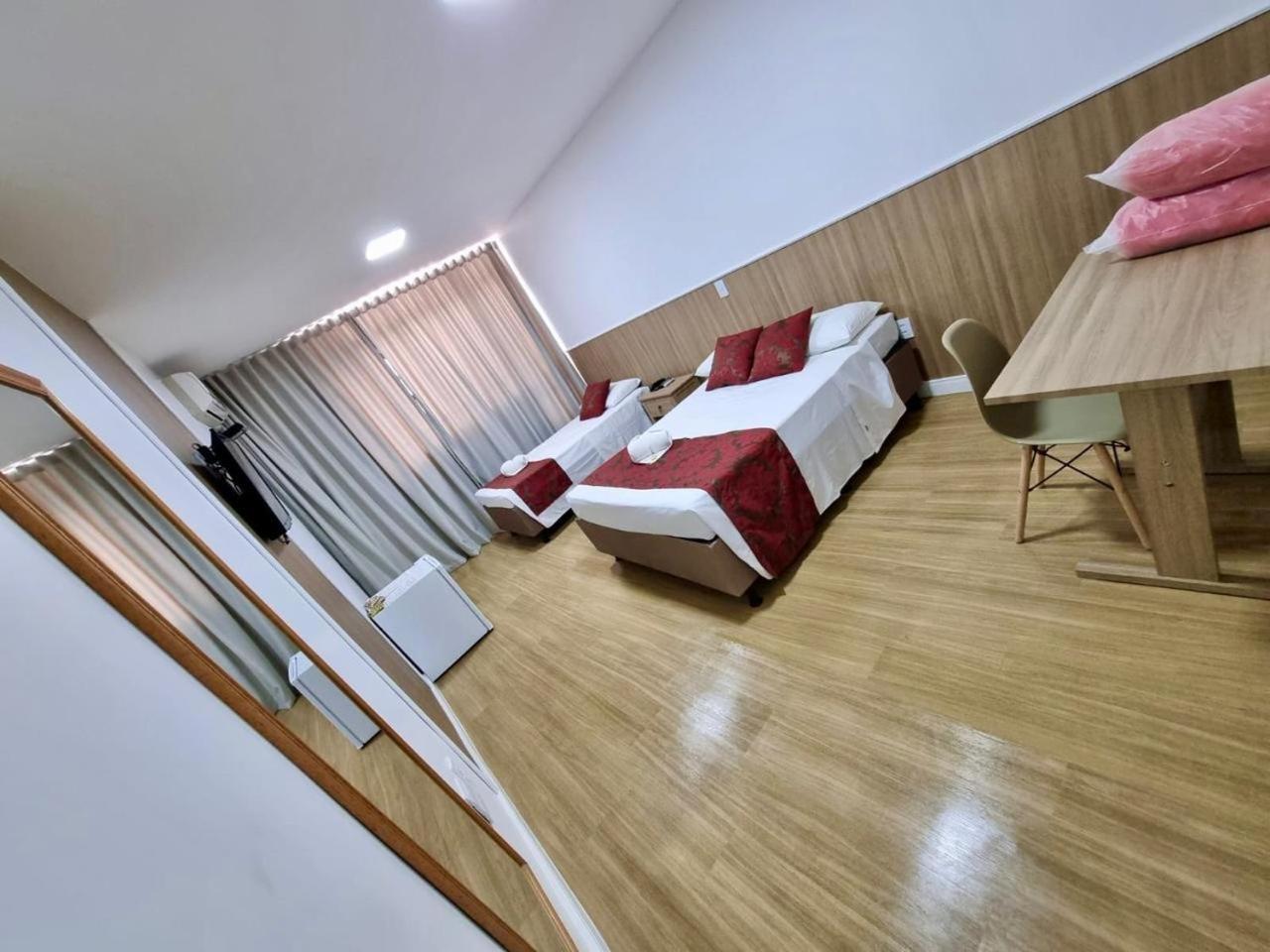 Max Hotel Núcleo Bandeirante エクステリア 写真