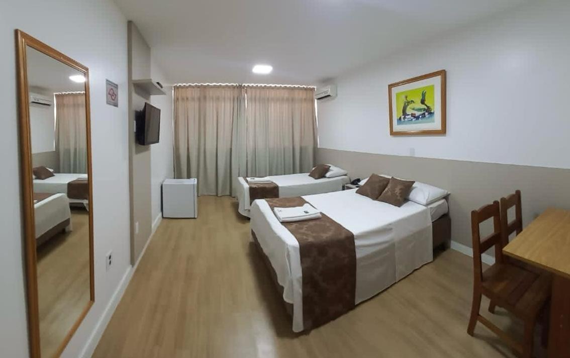 Max Hotel Núcleo Bandeirante エクステリア 写真