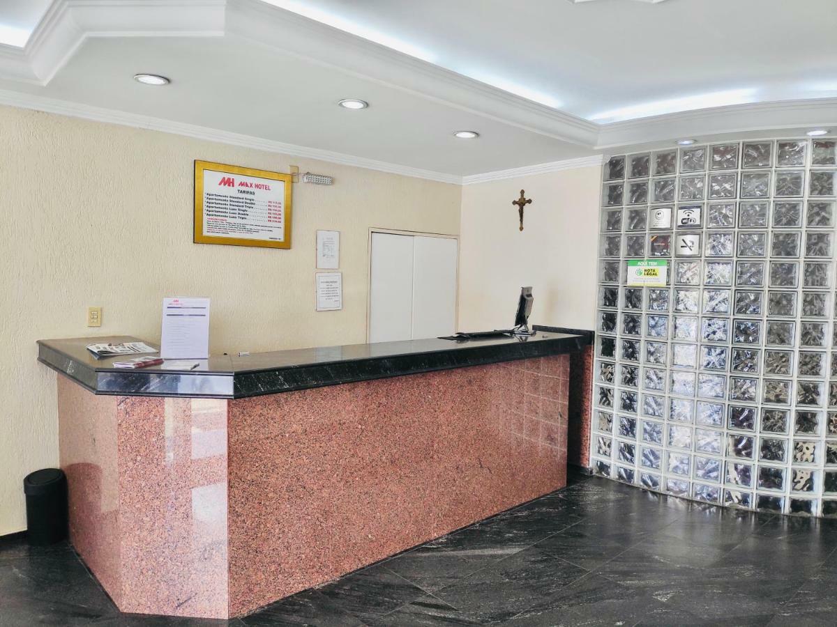 Max Hotel Núcleo Bandeirante エクステリア 写真